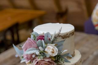 Deising's Bakery and Restaurant - 7