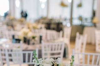 Table & Tulip - 16