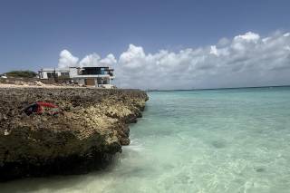 Honeymoons & Destination Weddings with Courtney - 7