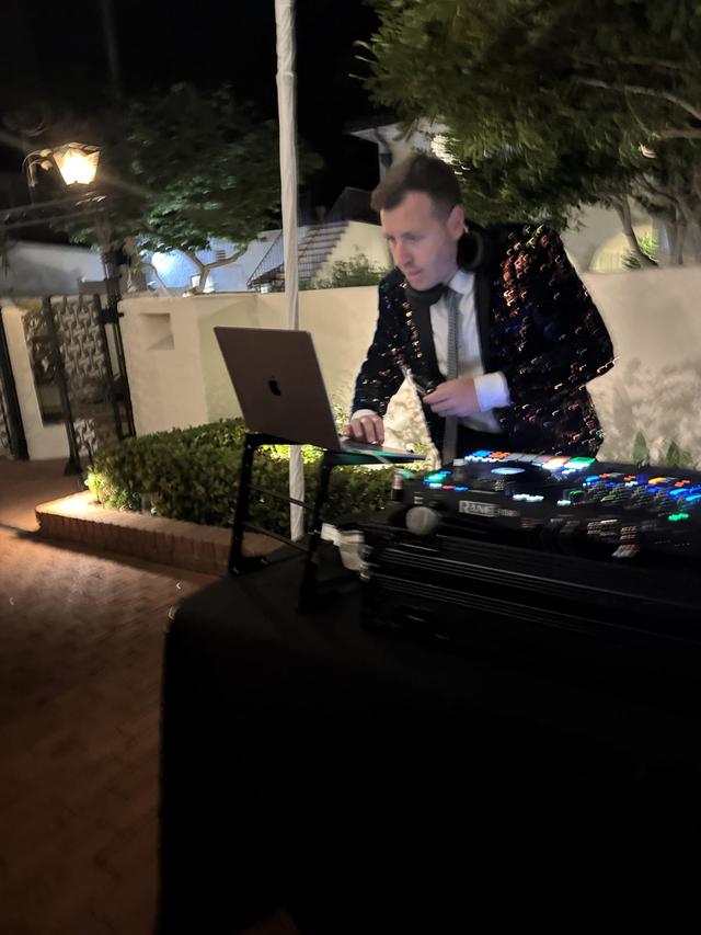 Who's That DJ? - 2