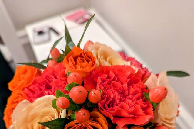 Designs By Linda Florist 4
