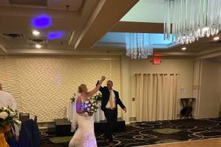 Wildflower Weddings by Holiday Inn East Mountain - 11
