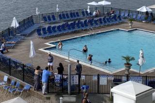 Water's Edge Resort and Spa - 42