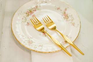 Southern Vintage Table - 15