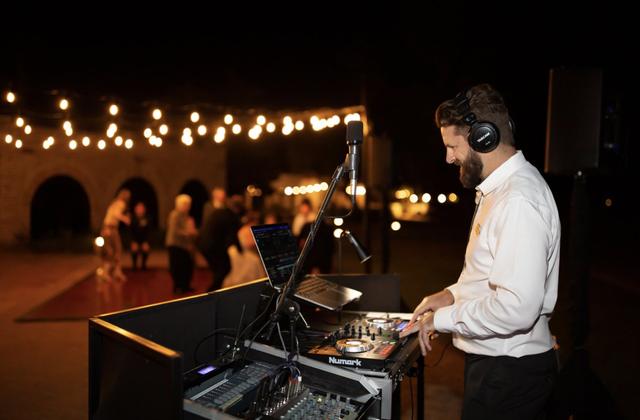 Hans Hutchison DJ & Guitarist - 4