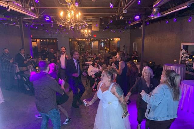 All World Entertainment DJ and Limo Service 2