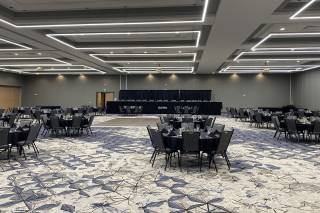 Holiday Inn & Suites - Bien Venu Event Center - 1