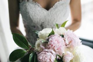 Artistic Blossoms Floral Design Studio - 73