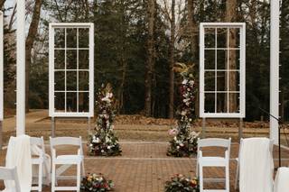 Samantha Greenfield Designs in Floral Artistry - 52