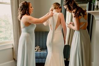 Modern Bride and Formal Shop - 24