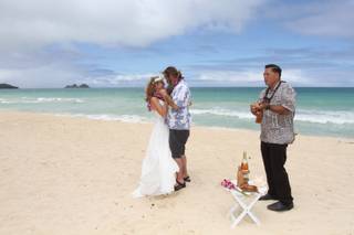 Sweet Hawaii Wedding - 11