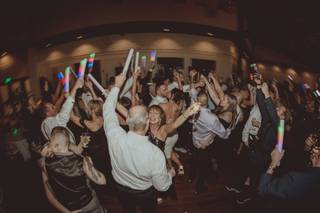IT’S LIT Weddings & Events - 14