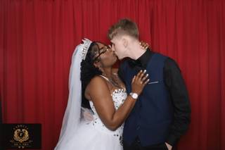 Signature Photo Booth - 7