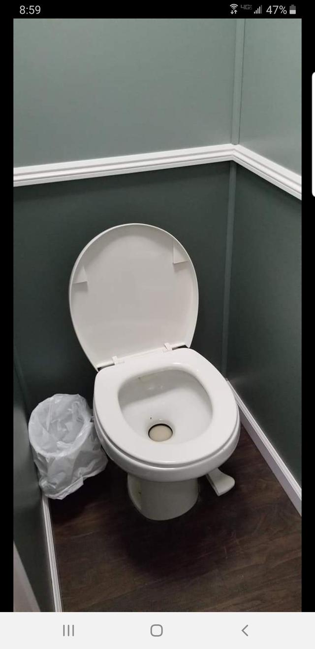 Island Restrooms - 3