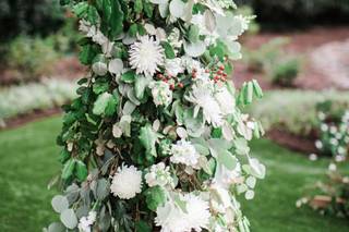 MEWS Floral Designers - 24