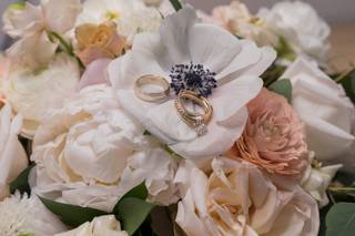 Gray's Florist & Garden Center - 39