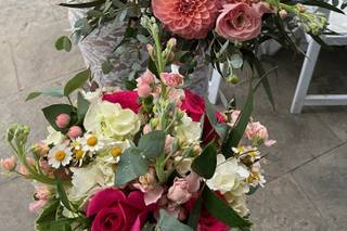 Valleygreen Flowers & Gifts - 32