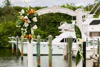 CREATIVE FLORALS INC - 83