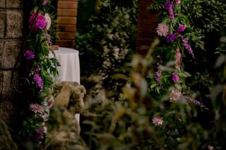 MEWS Floral Designers - 14