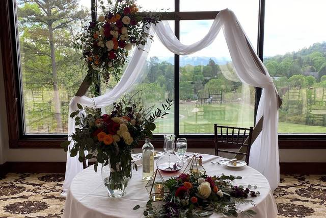 Tara B's Eventful Planning & Floral Boutique 1