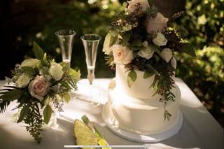 Daisy's Front Porch Flowers, Events & Creative Studio - 63