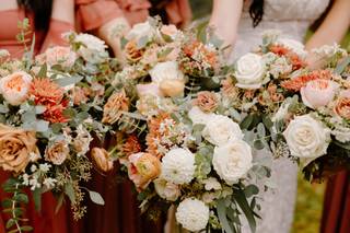 Frenchie's Floral Studio - 12