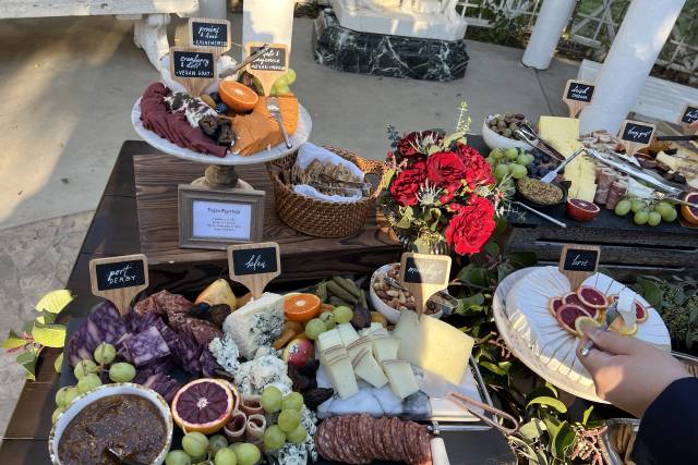 Henri's Exquisite Catering 5