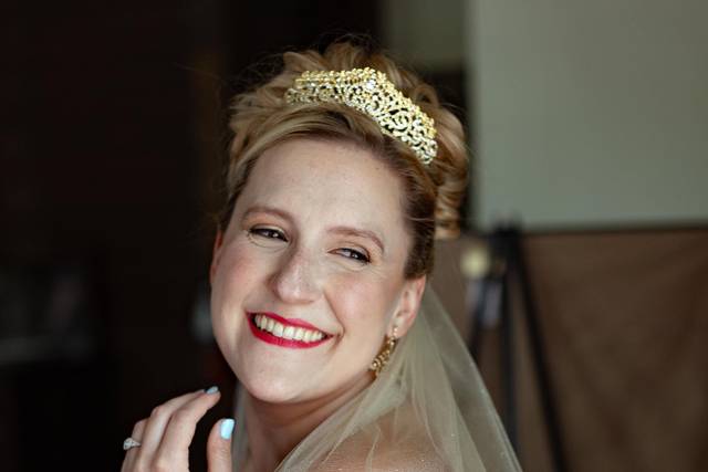 Elizabeth Dugan Hairstylist and Makeup Artist 3