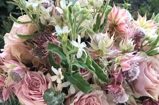 Katrione's Blooms and Crafts - 32