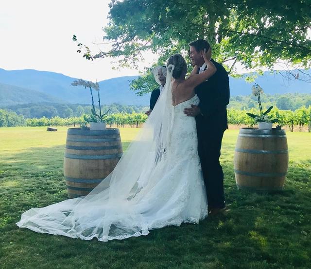 Cardinal Point Vineyard & Winery- The Farmhouse - 4