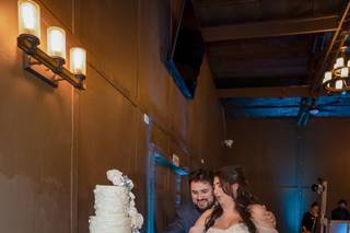 Sugar Glaze Specialty Cakes & Event Design - 7