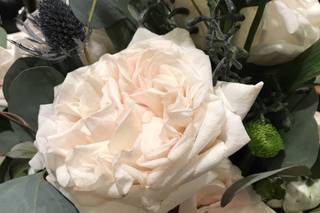 Southern Style Floral Design - 26
