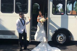 Mark of Elegance Limousine Services - 15