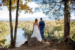 Nolichuckey Bluffs Bed & Breakfast Cabins & Wedding Venue - 23