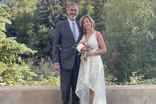 Rev. Kelly Robbins Wedding Officiant - 26