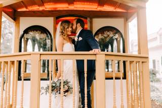 Mark of Elegance Limousine Services - 11
