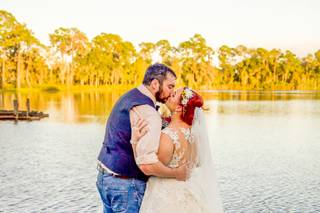 Nikki's Glitz And Glam Bridal Boutique - 15