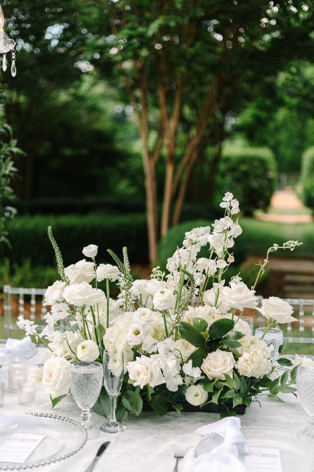 LiviLove Flowers & Gifts - 2