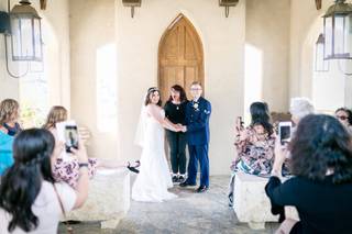 Hand Heart and Crown Weddings - 40