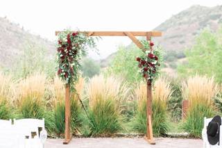 Daisy's Front Porch Flowers, Events & Creative Studio - 52