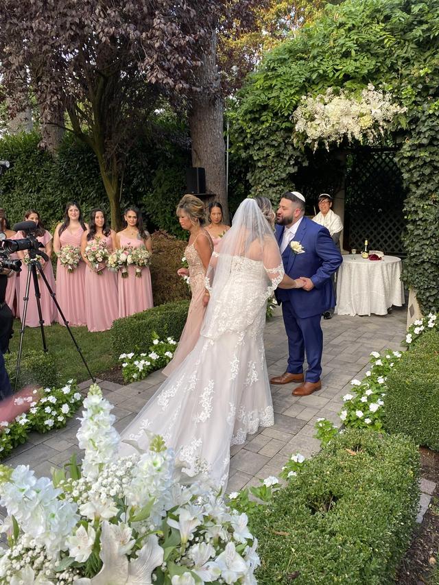 Sara Shonfeld - Rabbi & Interfaith Officiant - 2