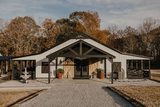 Pin Oak Farms Wedding Venue 3