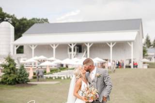 THE WHITE BARN AT LUCAS FARM - 21