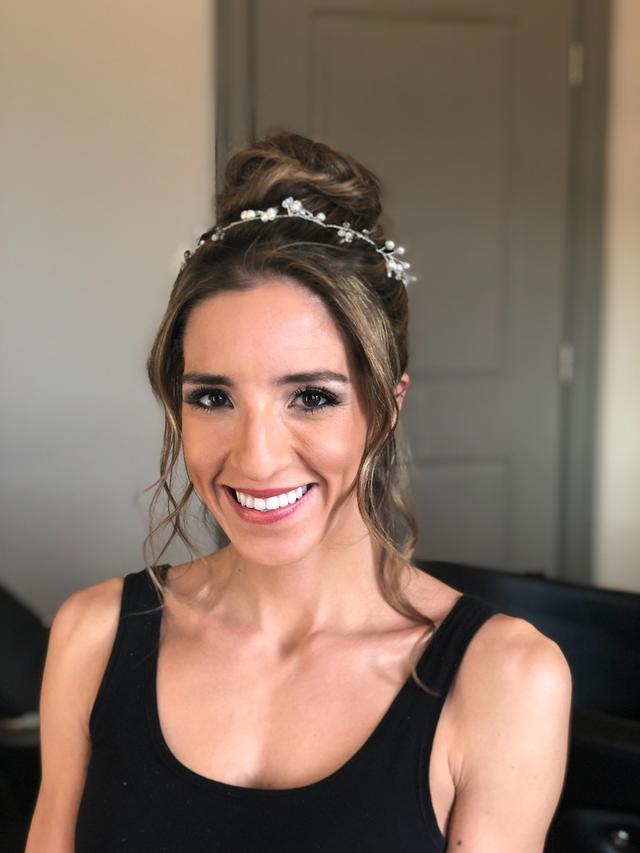 Maira Ortiz Makeup And Hair Artist - 1