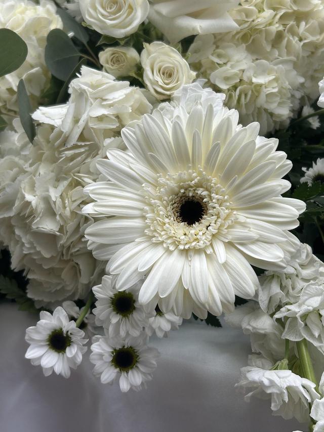 Beautiful Beginnings Flowers - 4