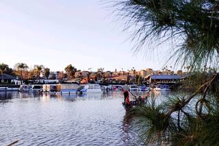 Lakehouse Resort - 22