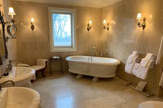 The Stonebreaker Hotel & Barn on Markham Hill - 6