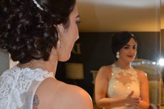 Aura Salon & Style Bar - 8