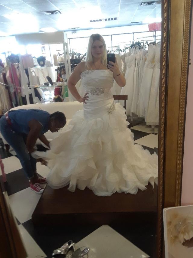 DG's Bridal and Formal Consignment - 2