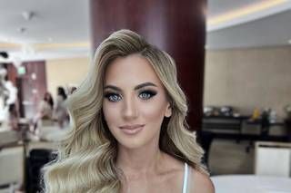 Renata Hair & Make Up Artist - 90
